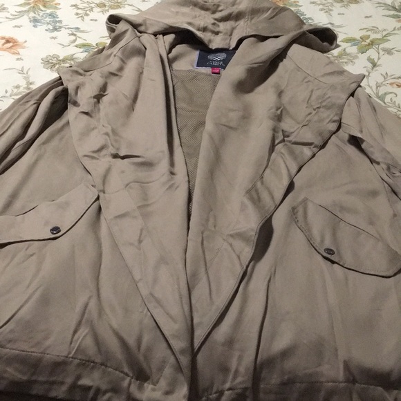 Khaki Vince Camuto trench coat - Picture 2 of 8